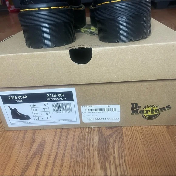 Dr. Martens 2976 Quad Platform Chelsea Boots Black US 6 Like New w/ Box - Picture 5 of 8